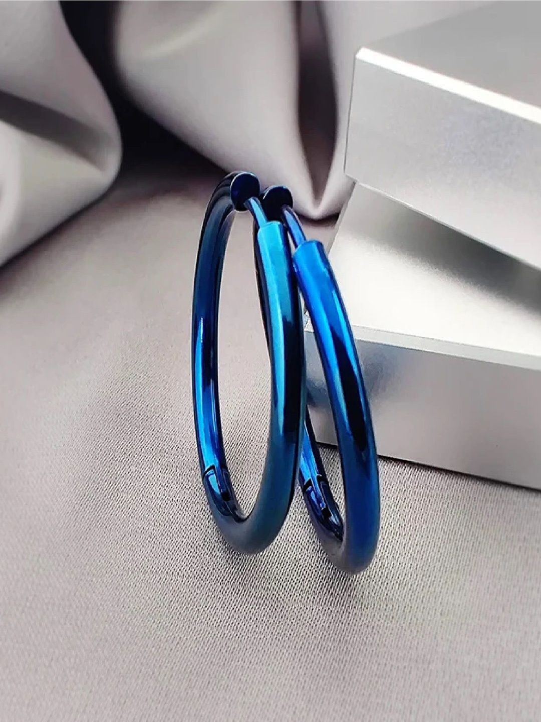 

RUHI COLLECTION Unisex Stainless Steel Circular Hoop Earrings, Blue