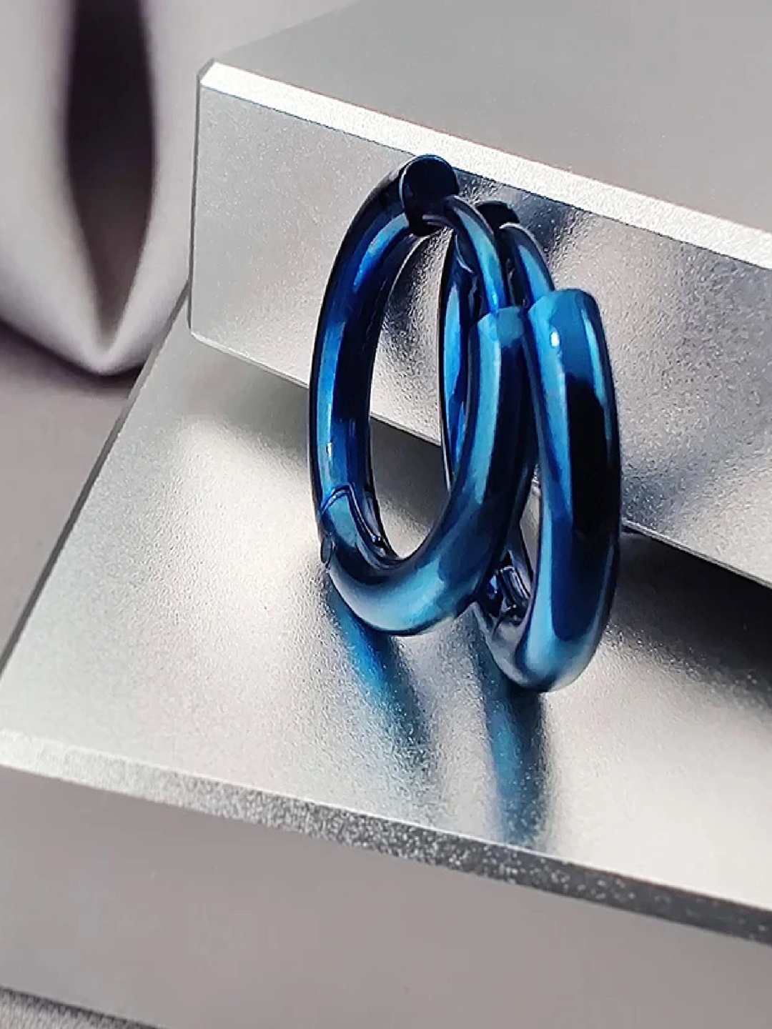 

RUHI COLLECTION Unisex Stainless Steel Circular Hoop Earrings, Blue