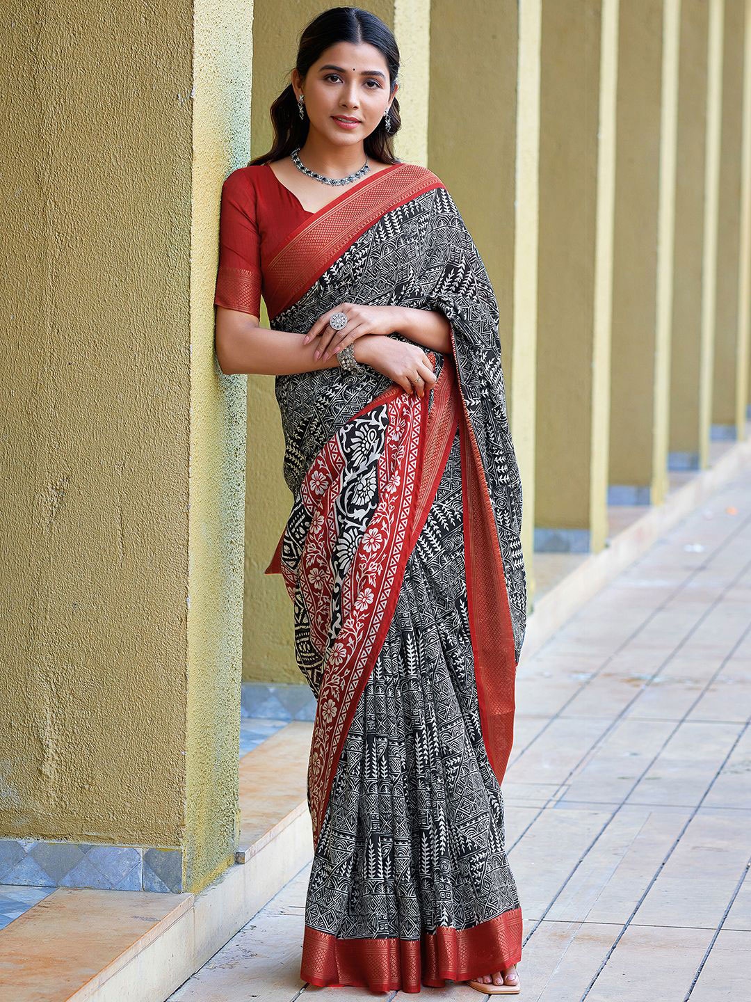 

KALINI Ethnic Motifs Printed Zari Saree, Black