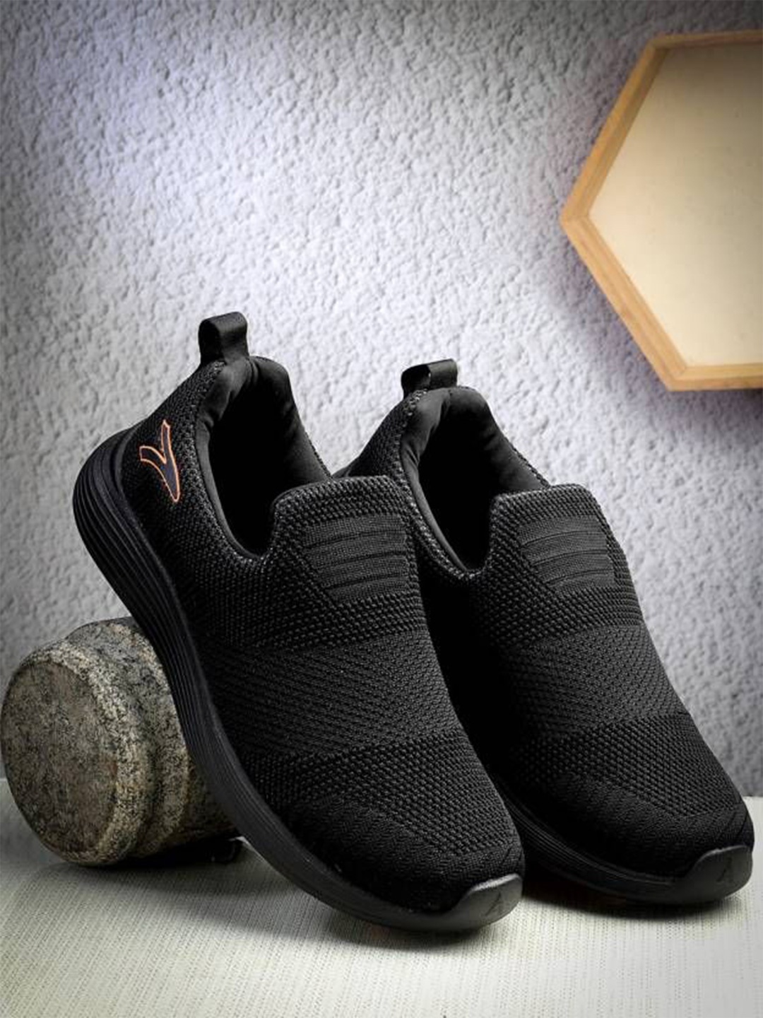 

Action Men Lightweight Mesh Running Non-Marking Sports Shoes, Black