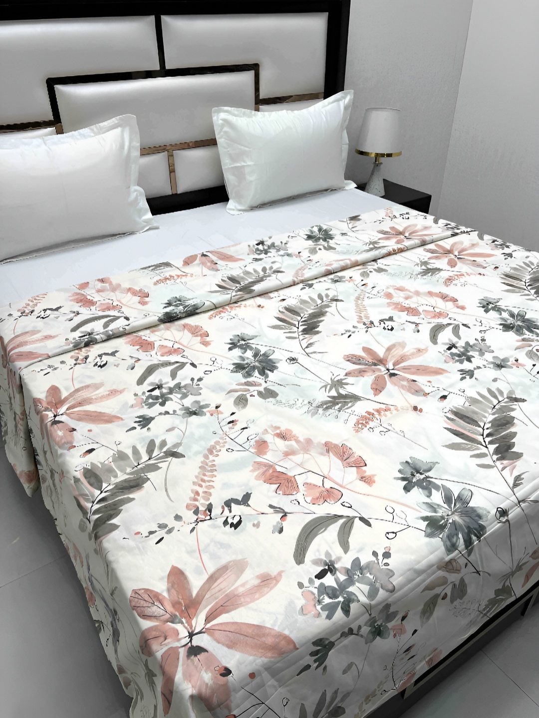 

Pure Decor Batik Guru Pink Floral Printed 380 TC Cotton King Size Duvet Cover with Zipper