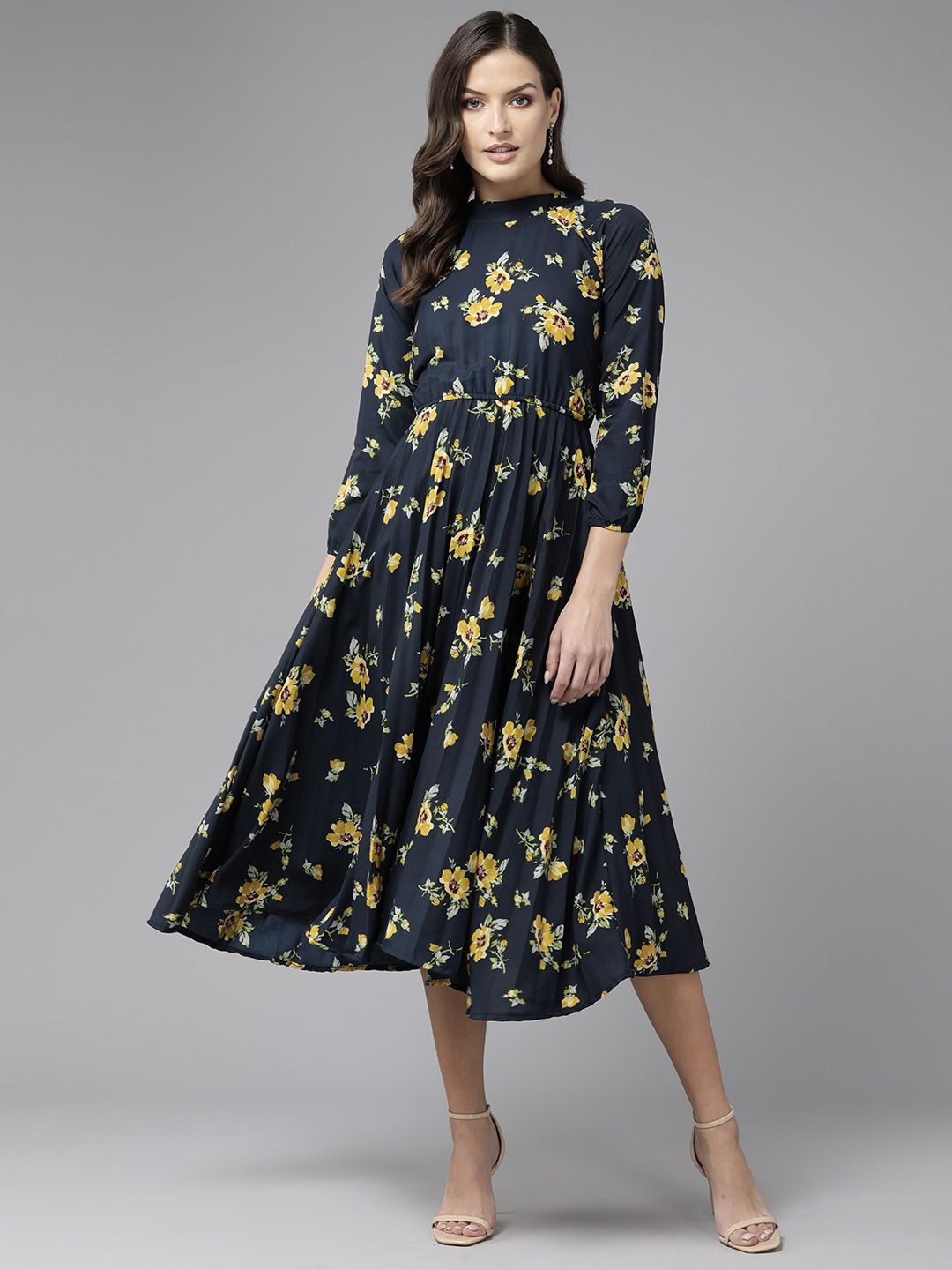 

The Roadster Lifestyle Co Women Floral Printed Round Neck Fit & Flare Midi Dress, Navy blue