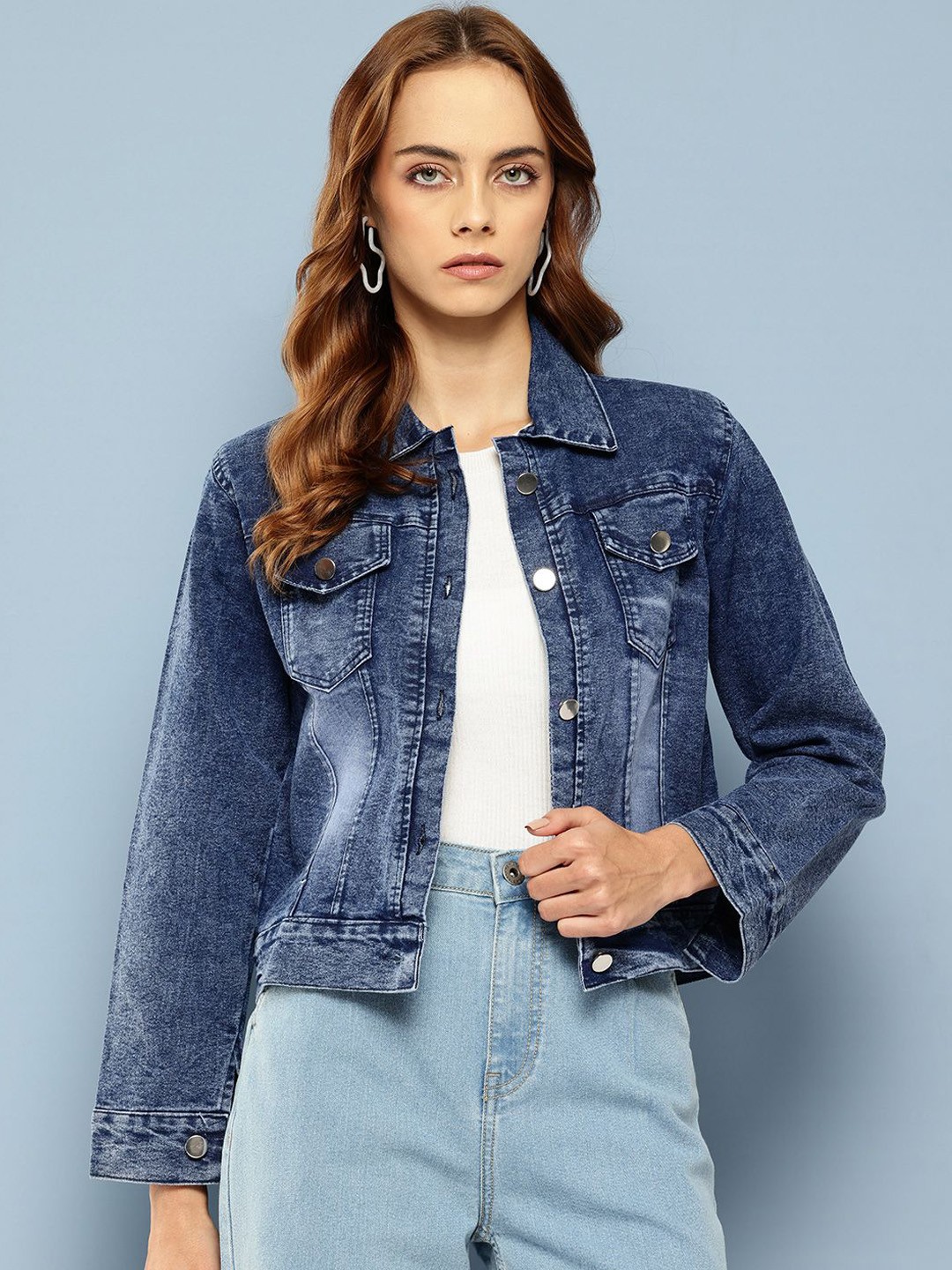 

The Roadster Lifestyle Co. Women Spread Collar Washed Casual Denim Jacket, Navy blue