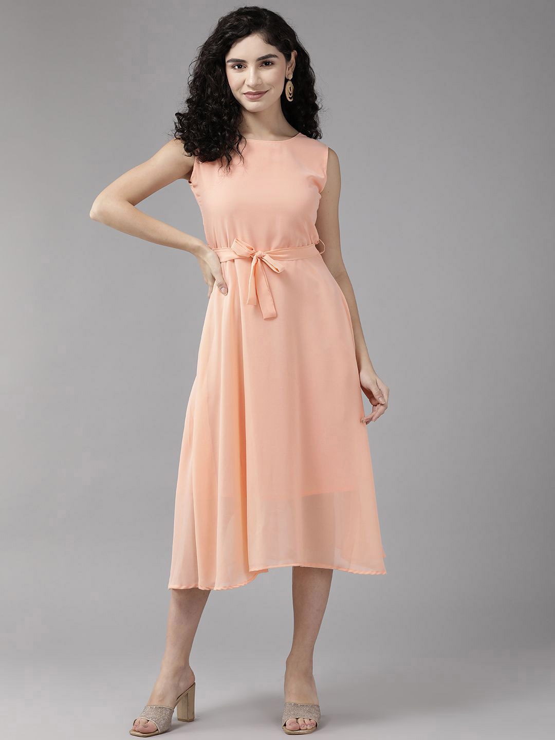 

The Roadster Lifestyle Co Women Round Neck A-Line Midi Dress, Peach