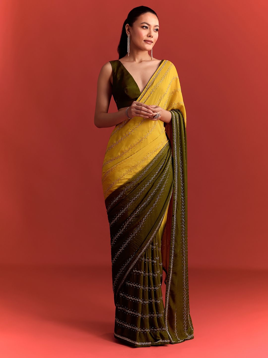

KALKI Fashion Embellished Saree, Green