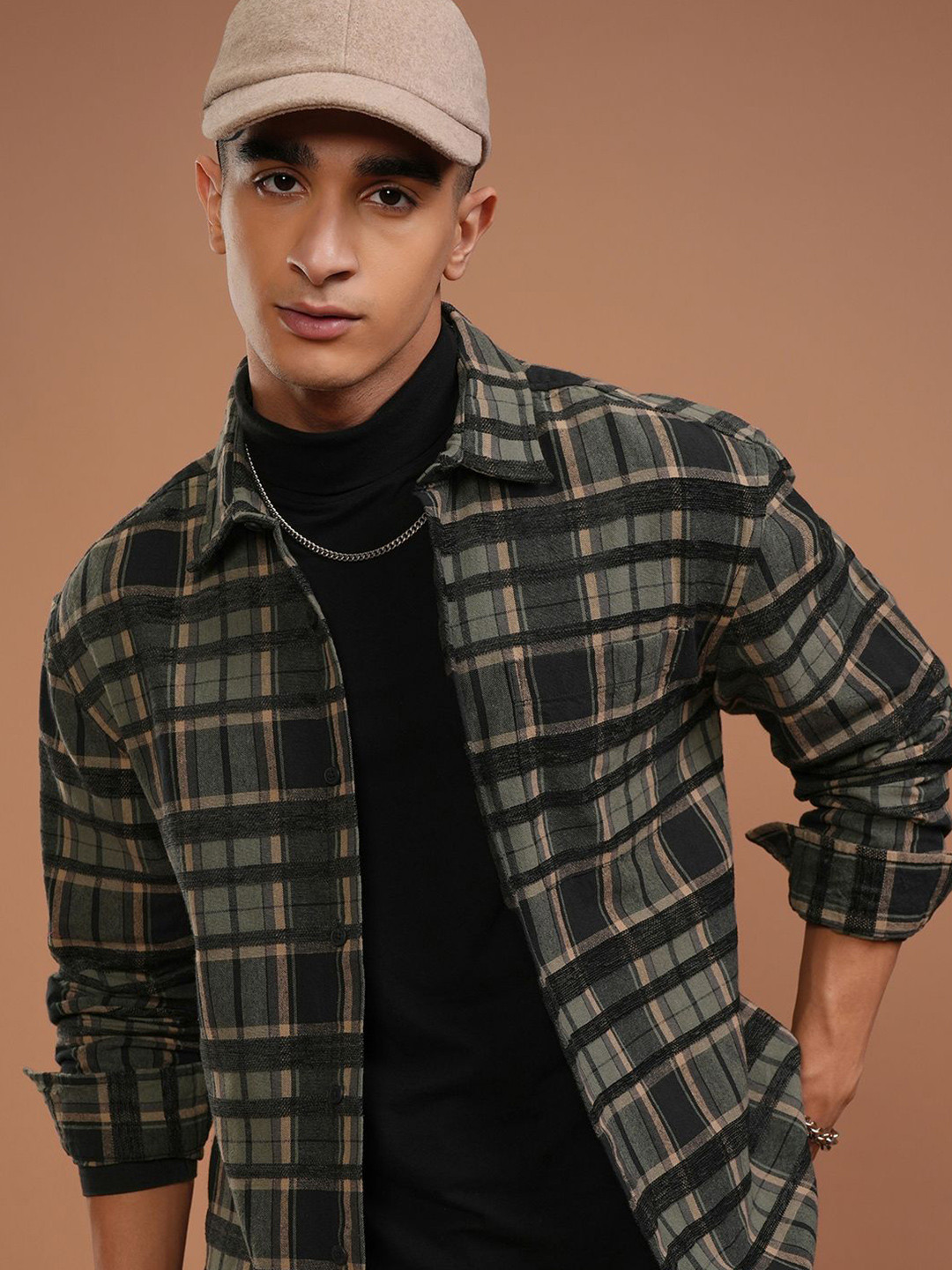 

HIGHLANDER Men Chinelle Yarn Checked Relaxed Shirt, Green