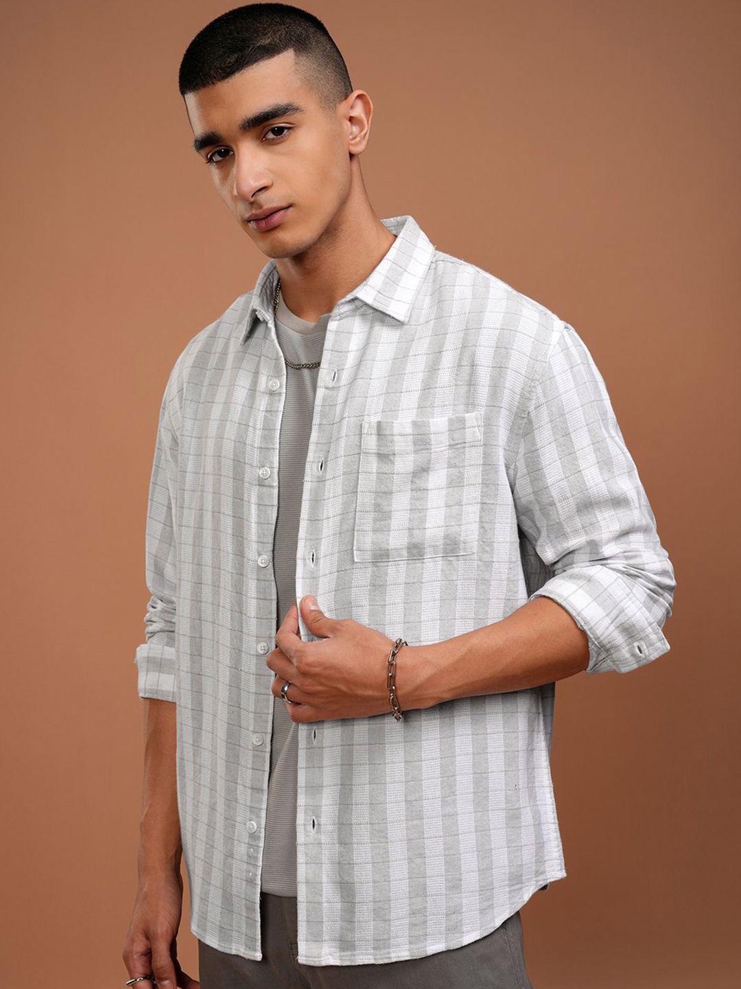 

HIGHLANDER Men Spread Collar Striped Cotton Relaxed Fit Casual Shirt, Grey