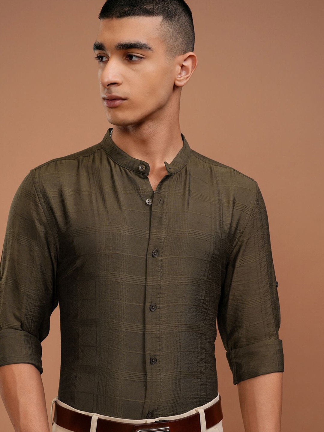

HIGHLANDER Men Jacquard Textured Checked Mandarin Collar Shirt, Brown