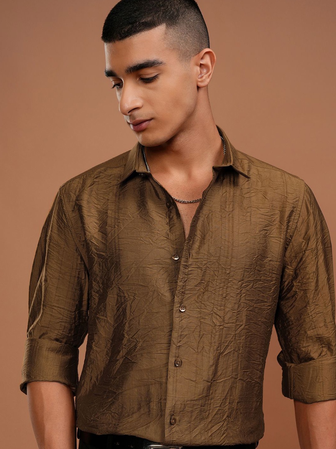 

HIGHLANDER Men Spread Collar Textured Cotton Slim Fit Casual Shirt, Brown