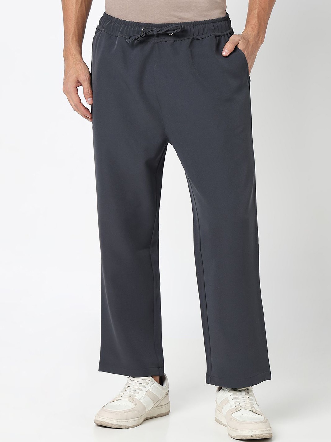 

R&B Men Mid-Rise Trousers, Grey