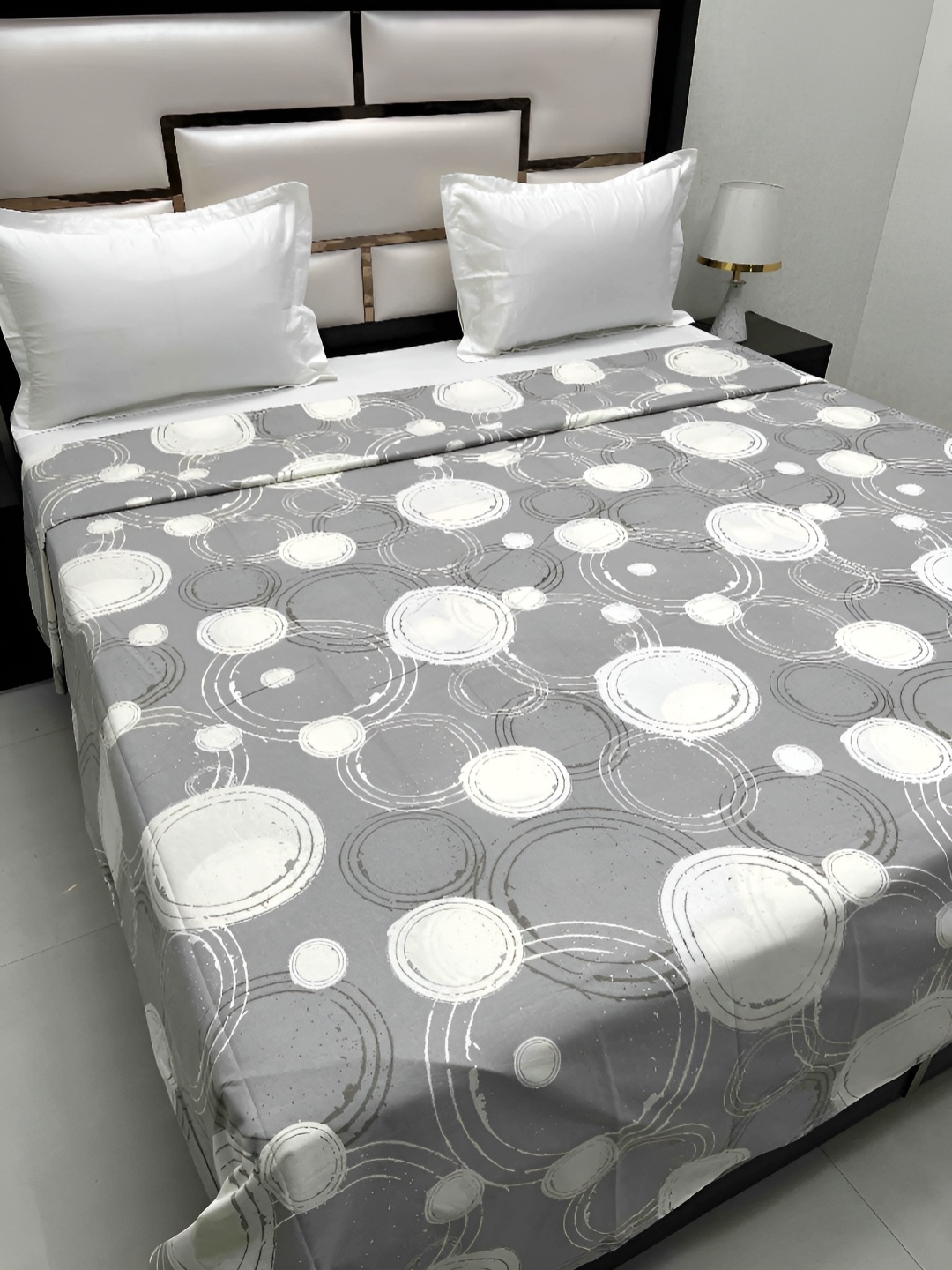 

Pure Decor Batik Guru Grey Printed Cotton 260TC Super King Size Duvet Cover With Zipper