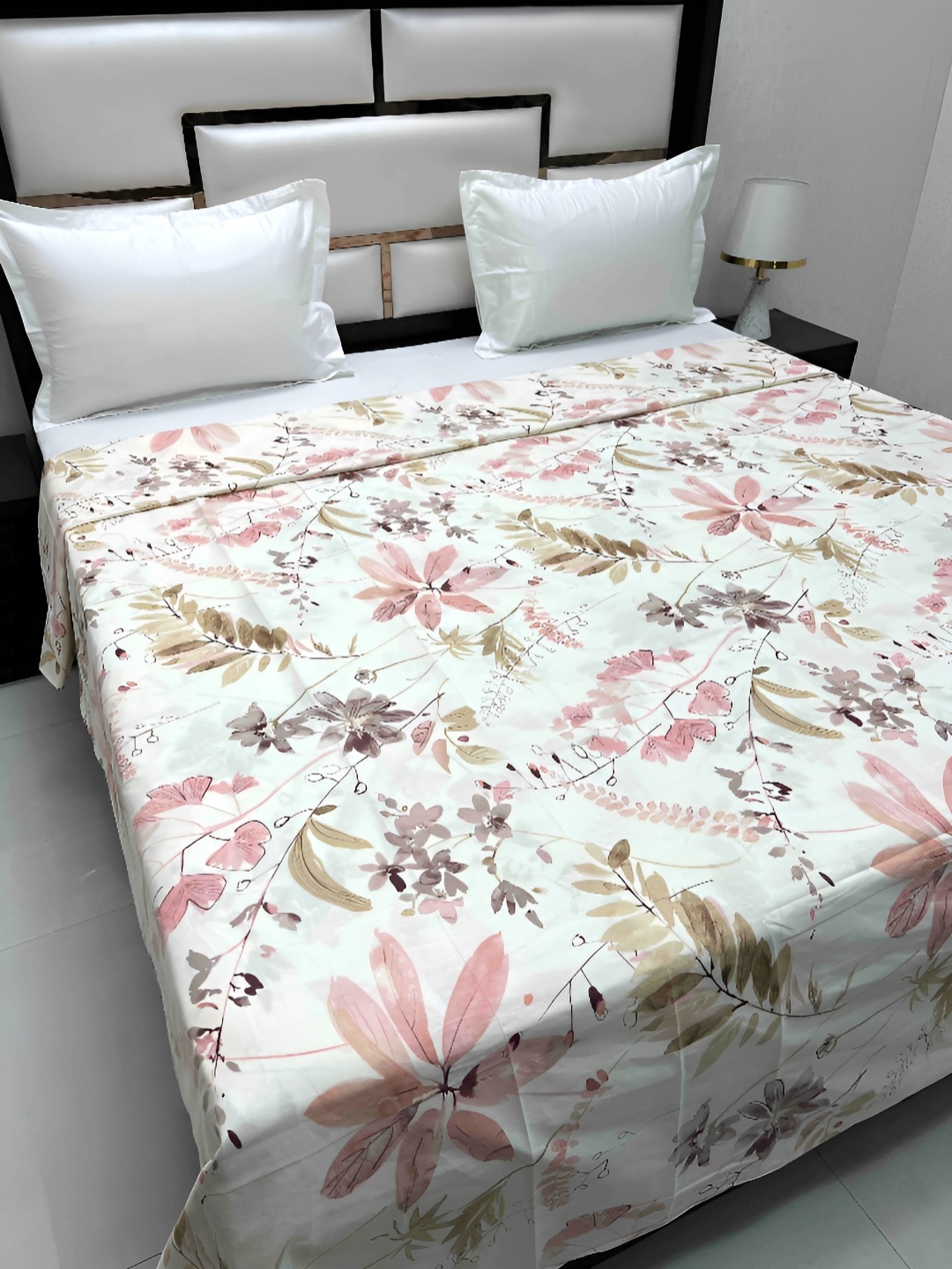 

Pure Decor Batik Guru Cream-Colored Printed Cotton 250TC King Size Duvet Cover With Zipper