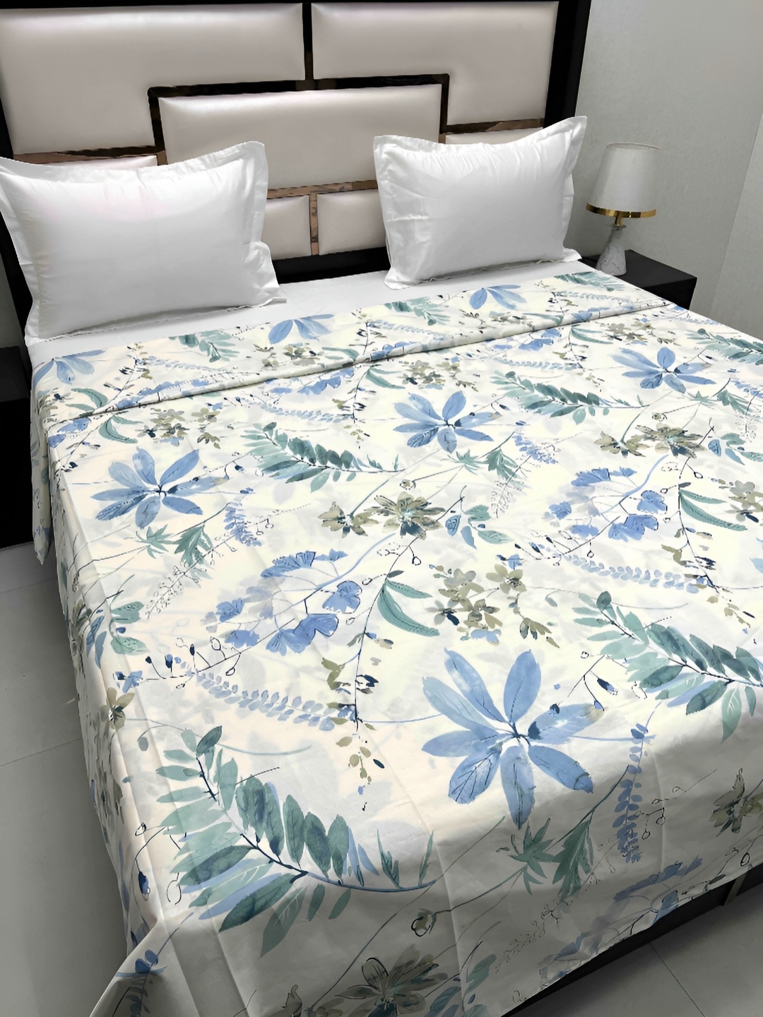

Pure Decor Batik Guru Cream-Colored Printed Cotton 250TC King Size Duvet Cover With Zipper