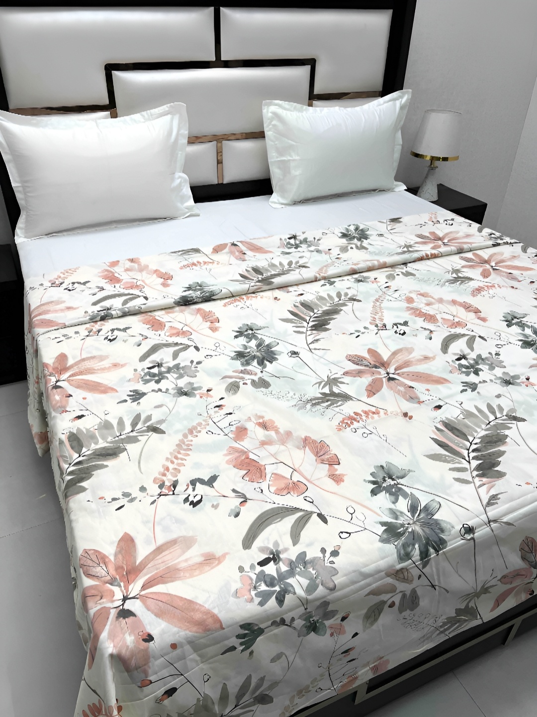 

Pure Decor Batik Guru Cream-Colored Printed Cotton 250TC King Size Duvet Cover With Zipper