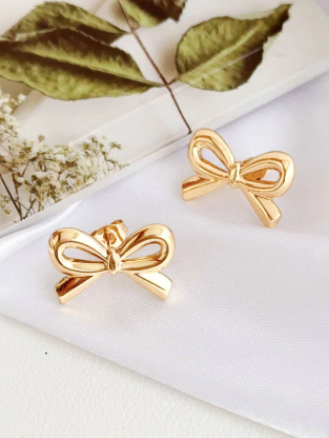 

SUBHAGALANKAR Gold-Plated Stainless Steel Mini Bow Shaped Studs