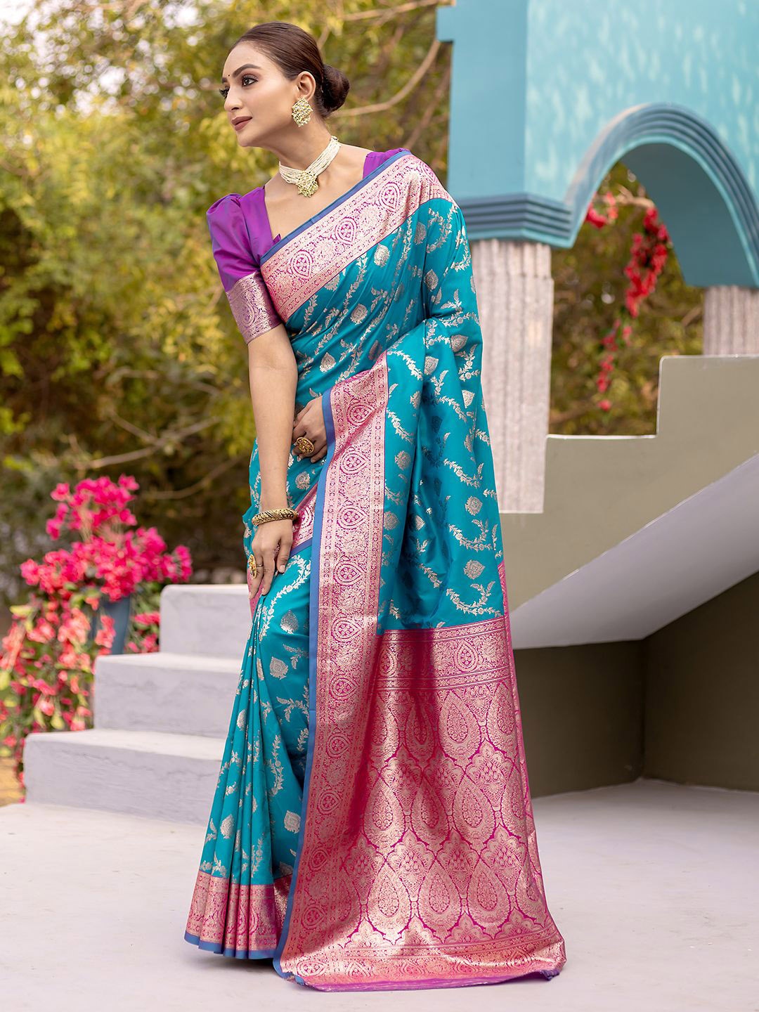 

Panzora Woven Design Zari Banarasi Saree With Unstitched Blouse Piece, Teal