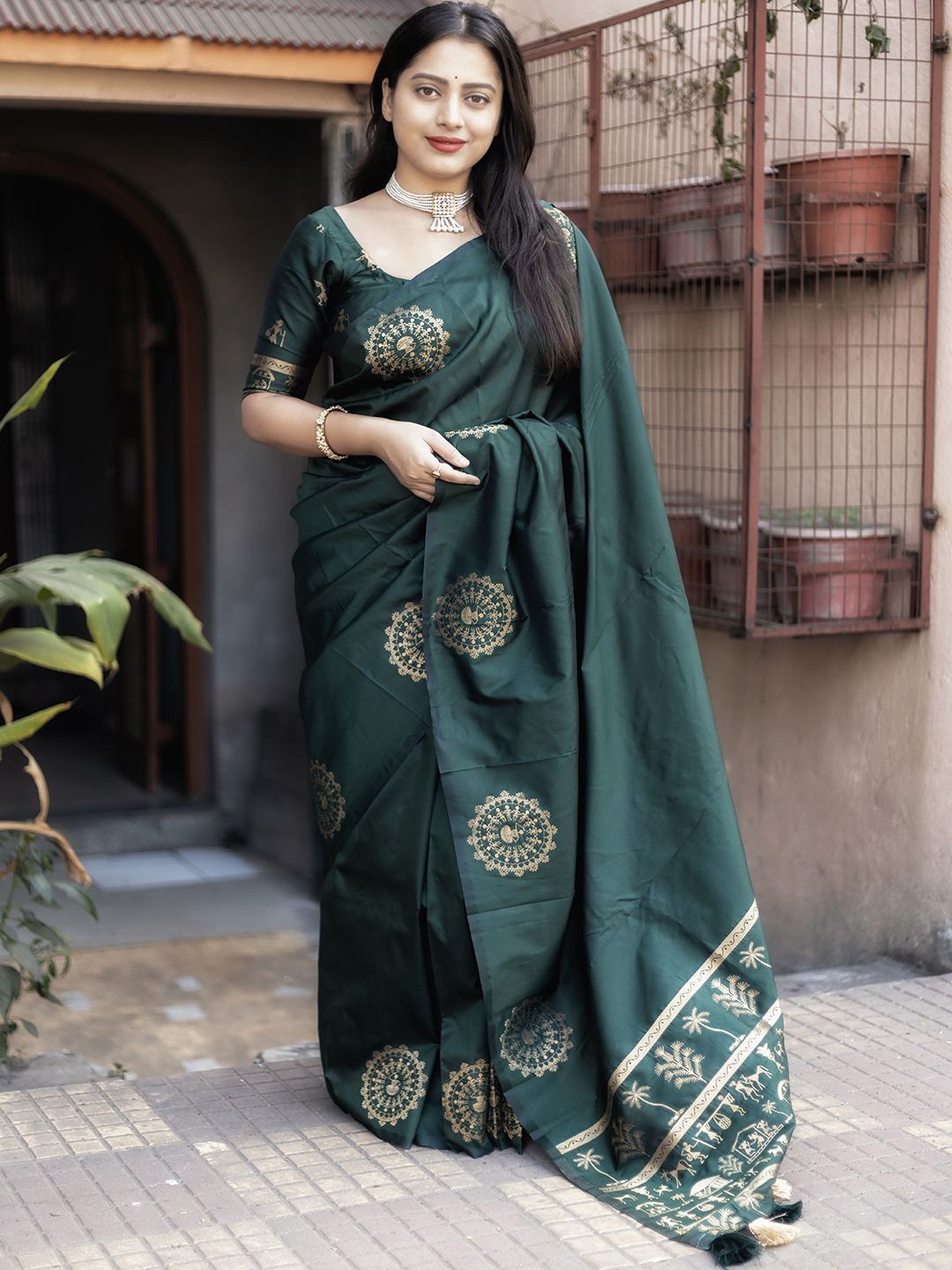 

Panzora Warli Woven Design Zari Banarasi Saree, Green