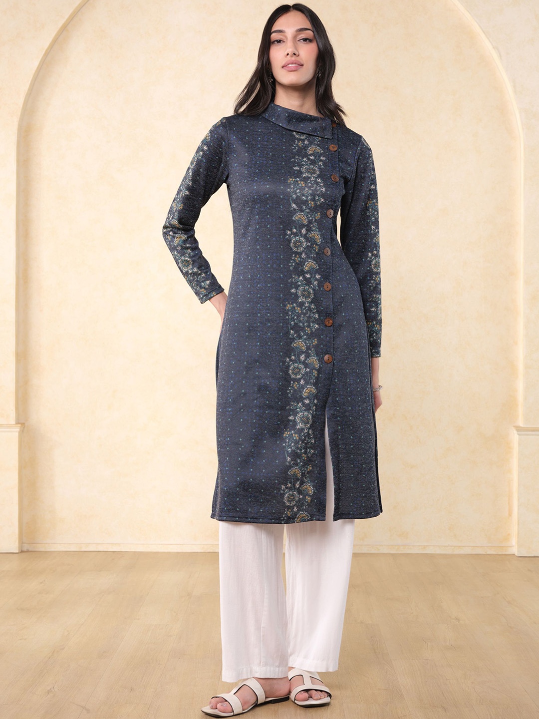 

Global Desi Floral Printed Straight Kurta, Blue