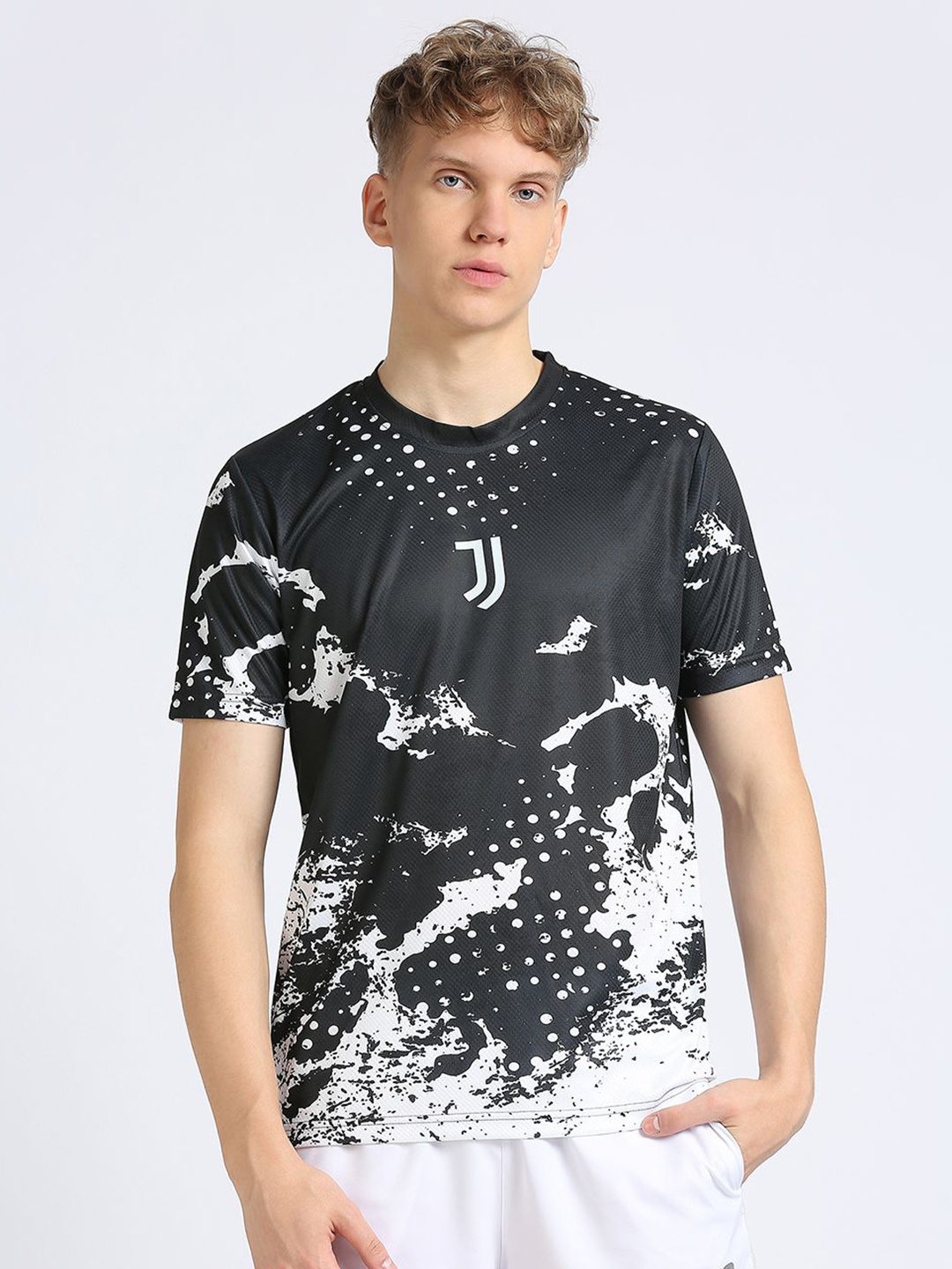 

FanCode Men Juventus Printed T-shirt, White