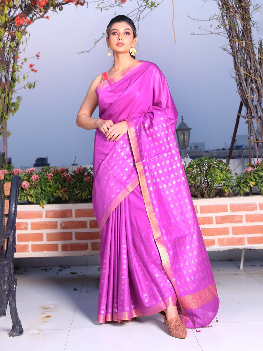 

Charukriti Ethnic Motifs Woven Design Saree, Violet