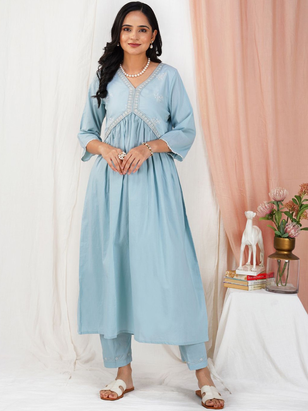 

zuri Floral Yoke Design Thread Work Empire Pure Cotton Anarkali Kurta with Trousers, Blue