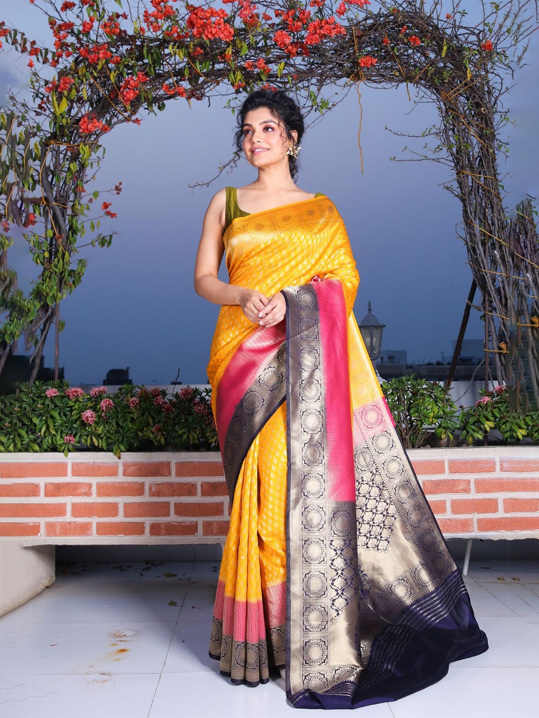 

Charukriti Woven Design Zari Brocade Heavy Work Saree, Yellow