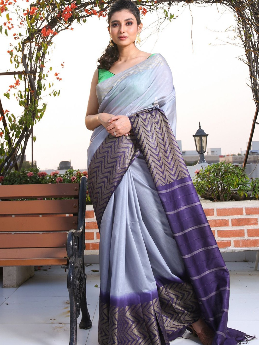 

Charukriti Woven Design Zari Saree, Blue