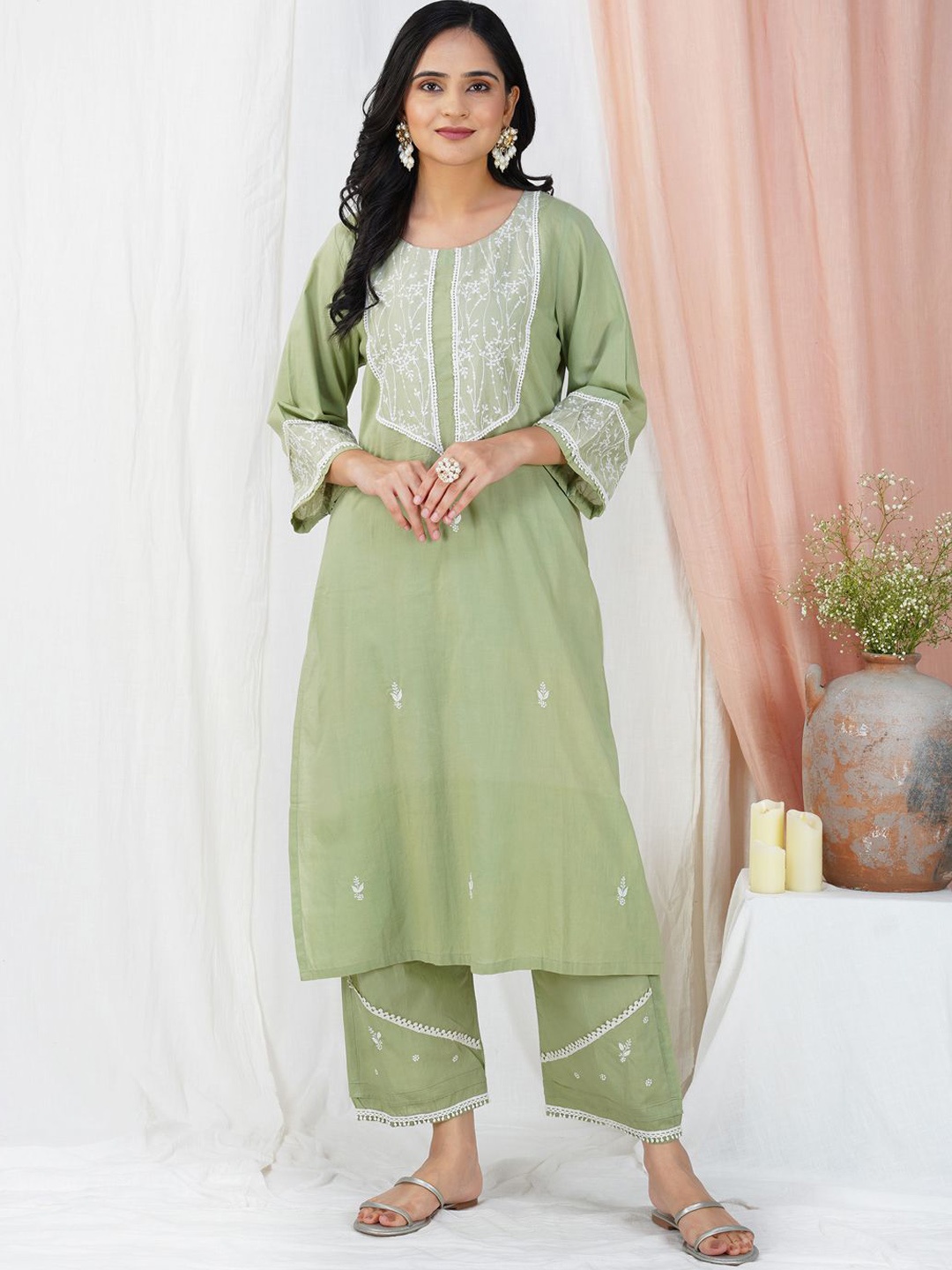 

zuri Floral Embroidered Thread Work Pure Cotton Straight Kurta with Trousers, Olive