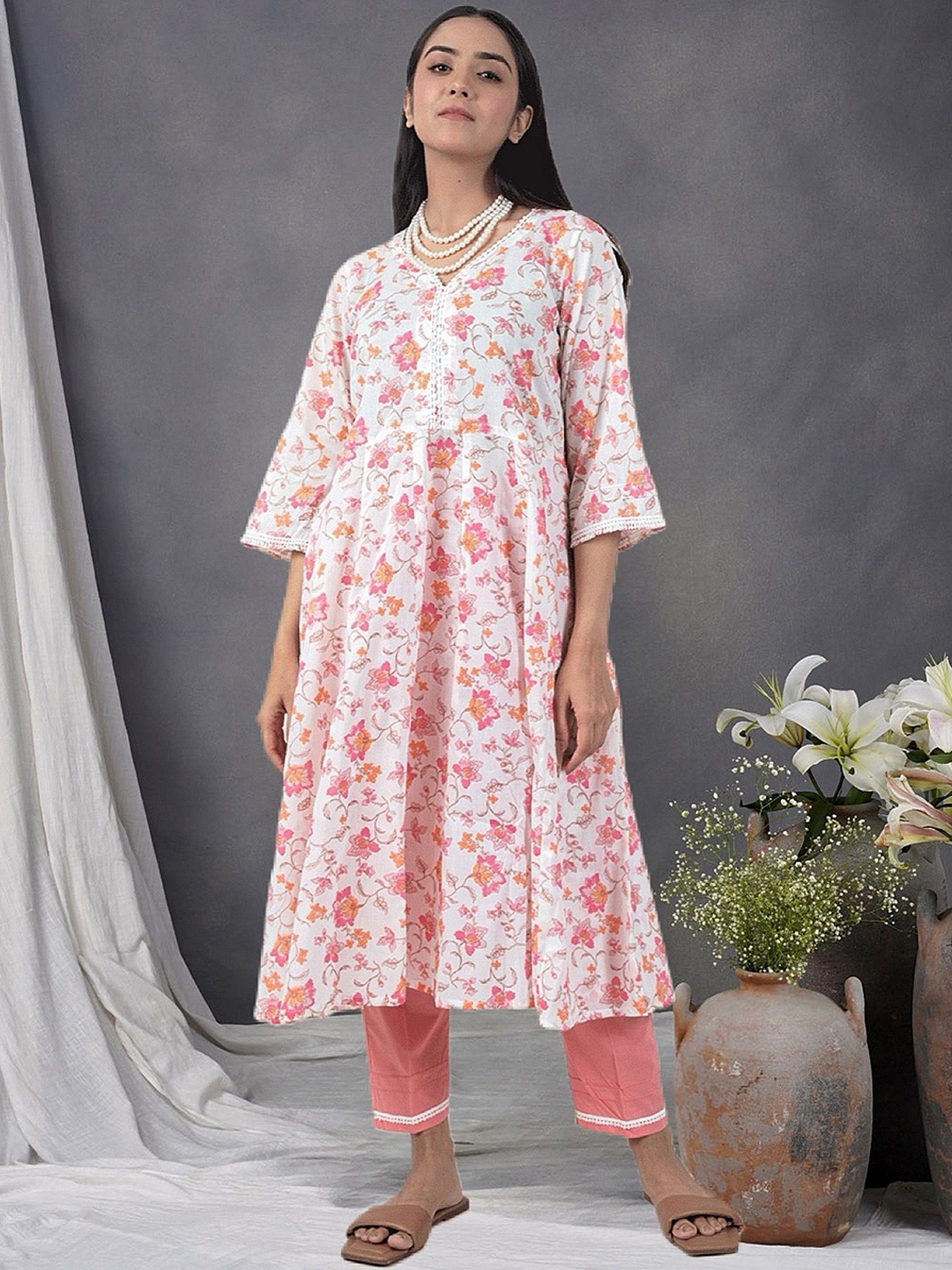 

zuri Floral Printed V-Neck Lace Pure Cotton Anarkali Kurta with Trousers, White