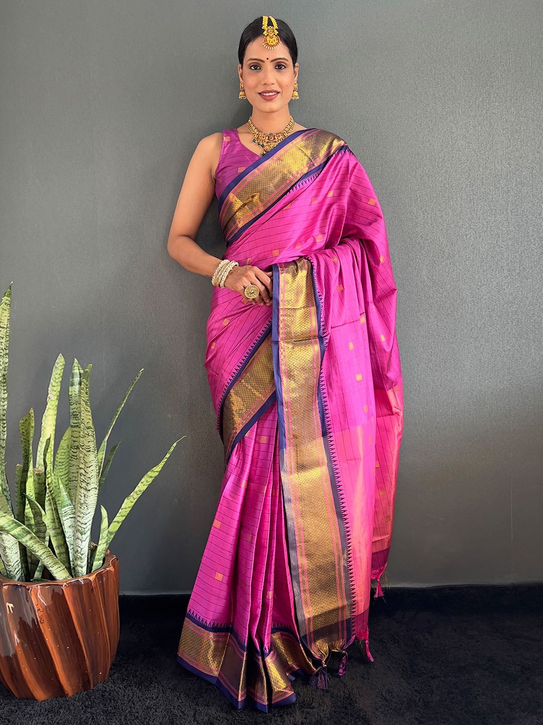 

Panzora Ethnic Design Zari Silk Cotton Saree, Pink