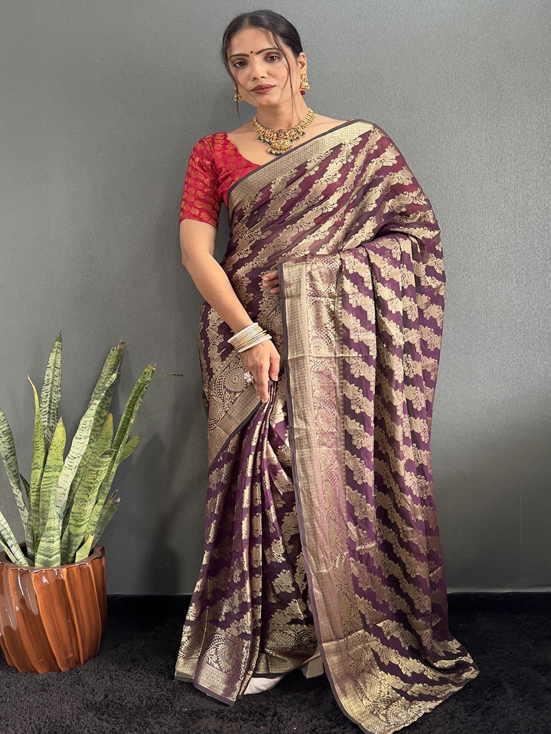

Panzora Ethnic Motifs Woven Design Zari Saree, Purple