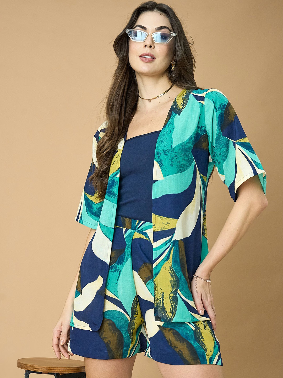 

Fashfun Square Neck Linen Top & Shrug With Shorts, Green
