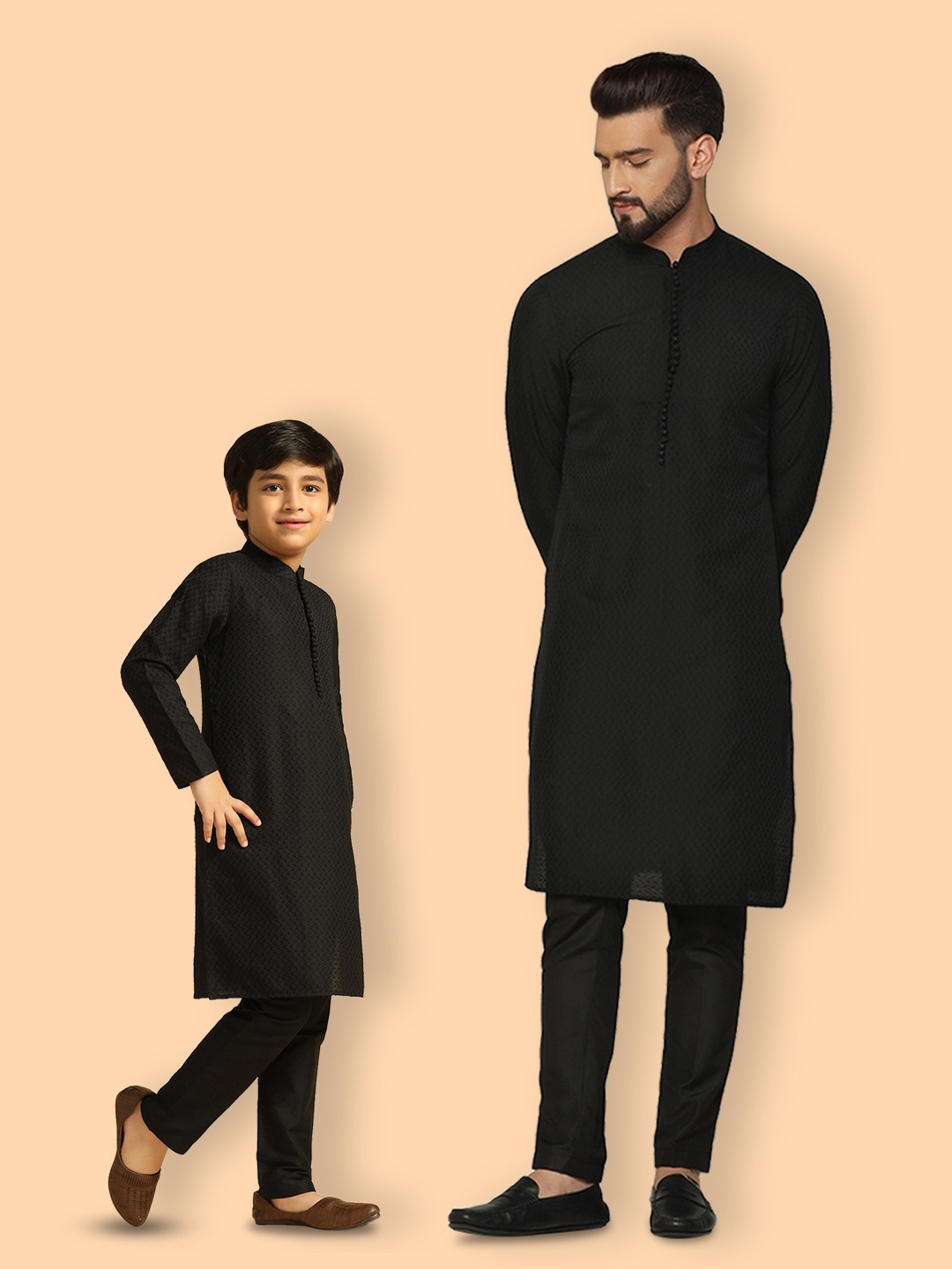 

KISAH Geometric Self Design Mandarin Collar Straight Kurta with Trousers, Black