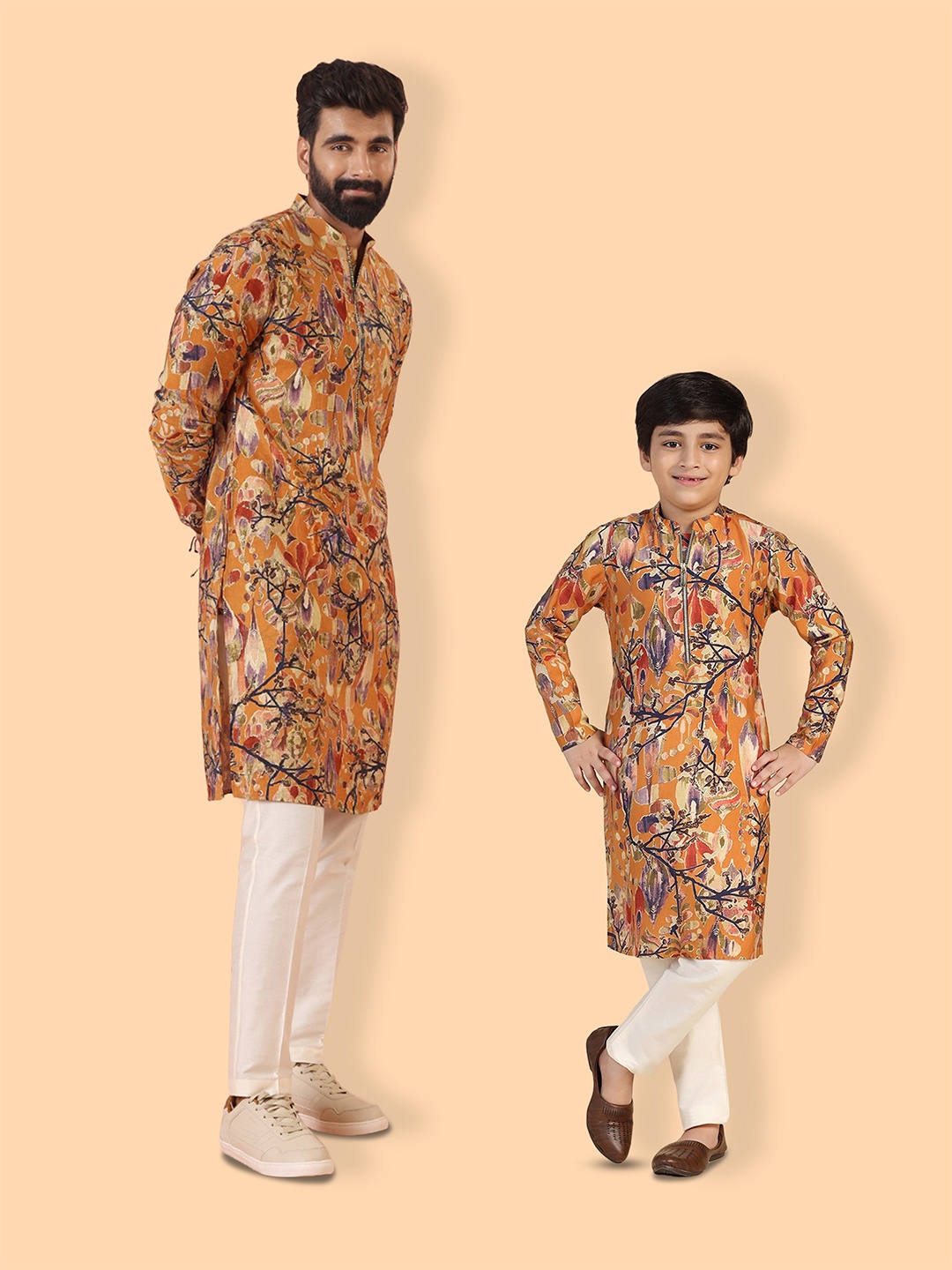 

KISAH Abstract Printed Mandarin Collar Straight Kurta with Trousers, Yellow