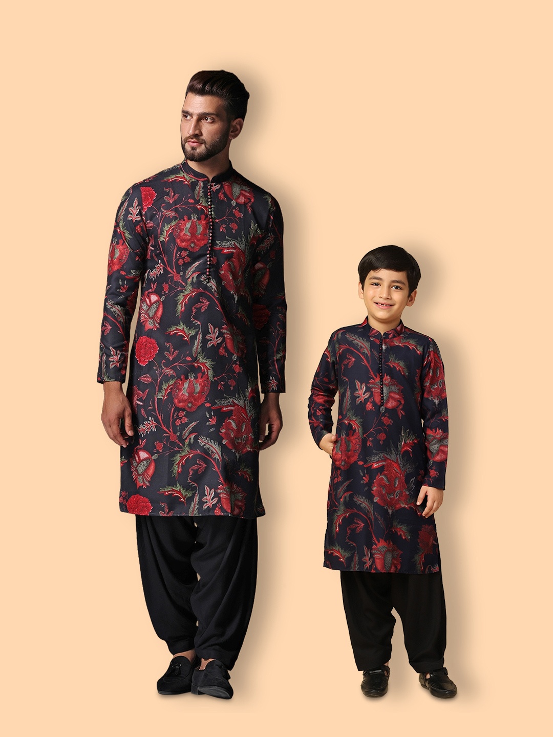 

KISAH Men Floral Printed Regular Kurta with Patiala, Black