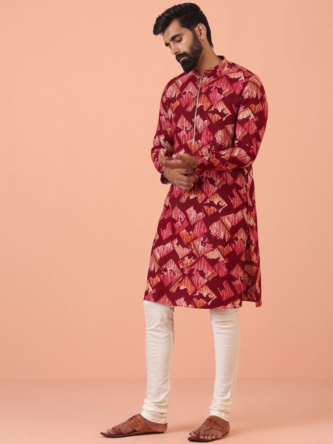 

KISAH Abstract Printed Mandarin Collar Straight Kurta With Churidar, Maroon