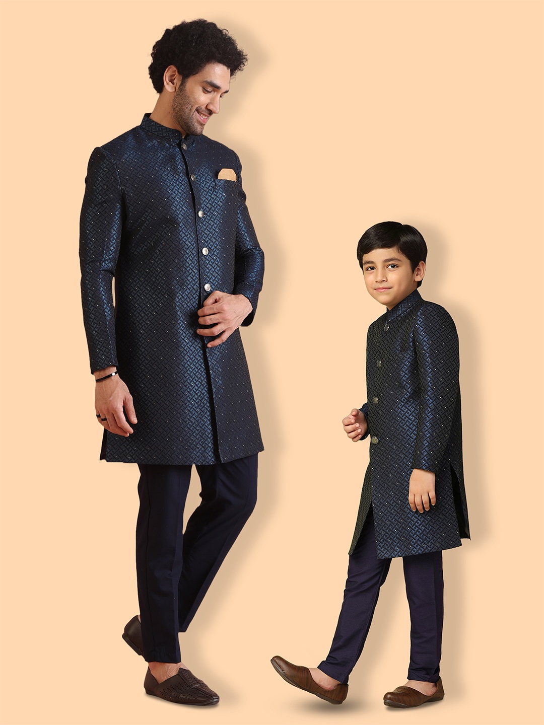 

KISAH Men Self Design Mandarin Collar Sherwani Set, Navy blue