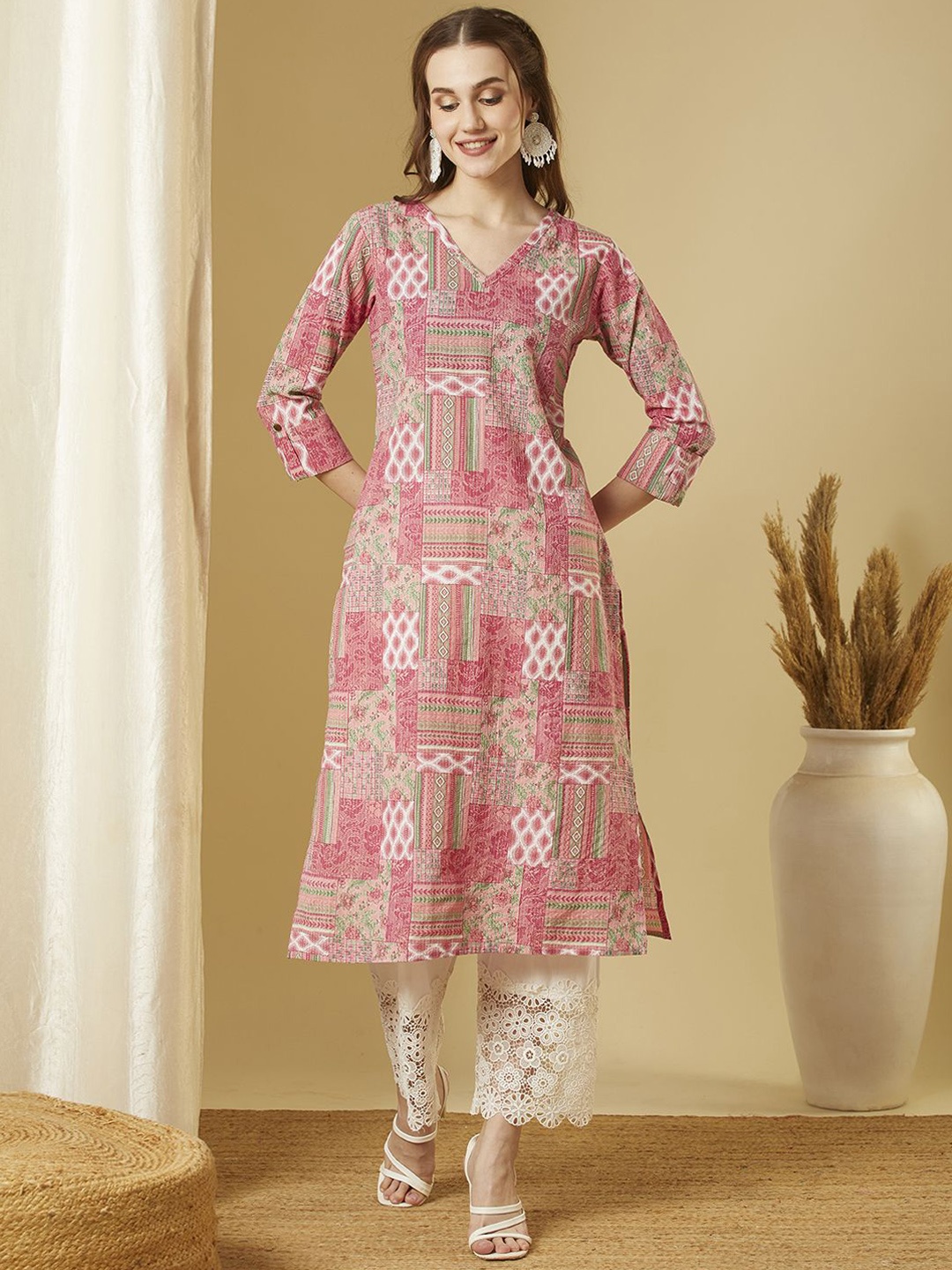 

FASHOR Ethnic Motifs Printed V-Neck Cotton Straight Kurta, Pink