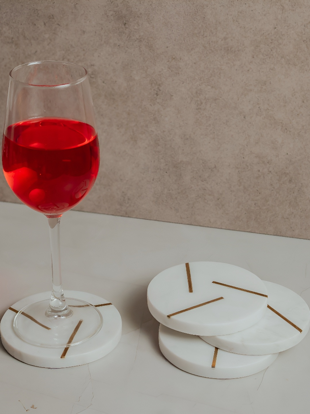 

MARBIQUE White & Gold Toned 4 Pieces Striped Marble Round Coasters