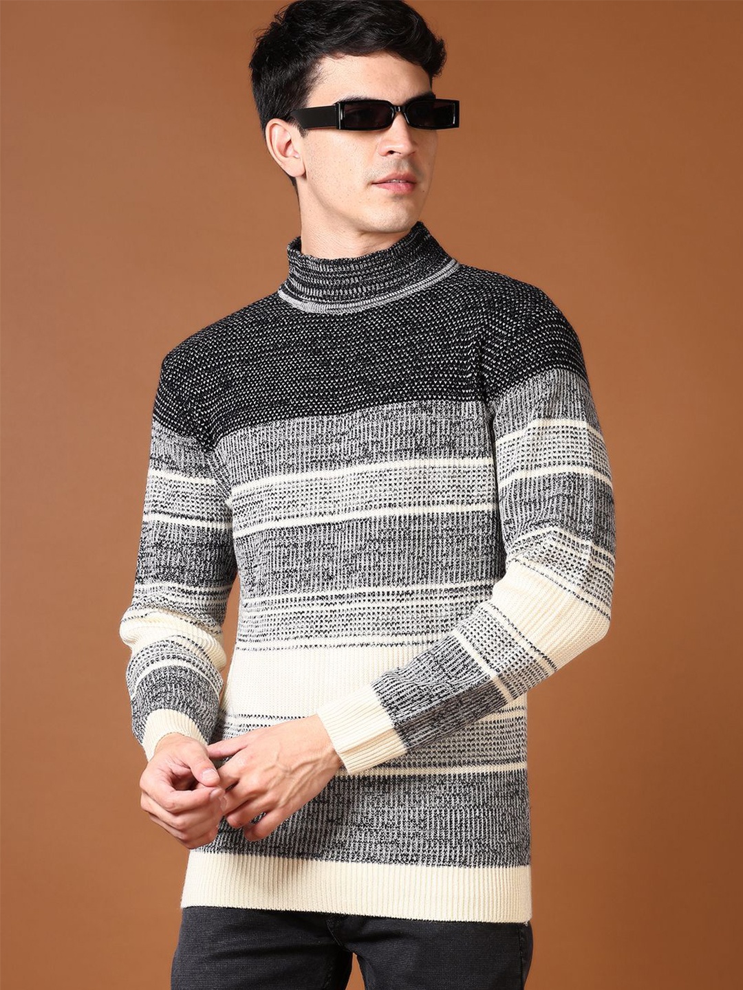

V-Mart Men Striped Pullover Sweater, Grey