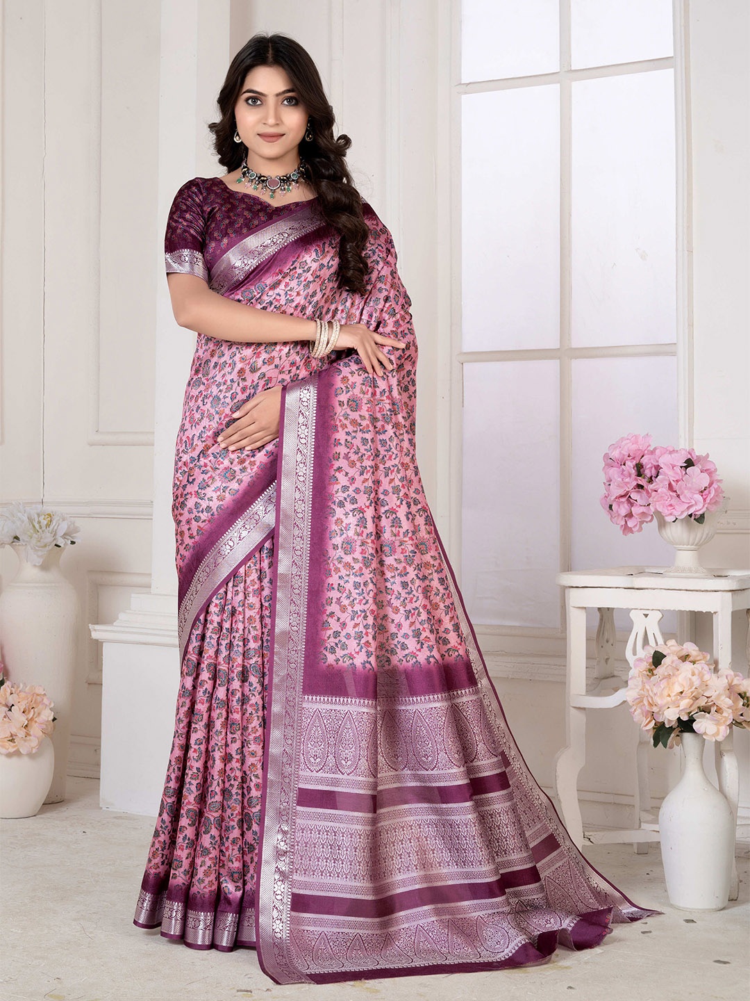 

Rujave Ethnic Motifs Printed Pashmina Saree, Pink