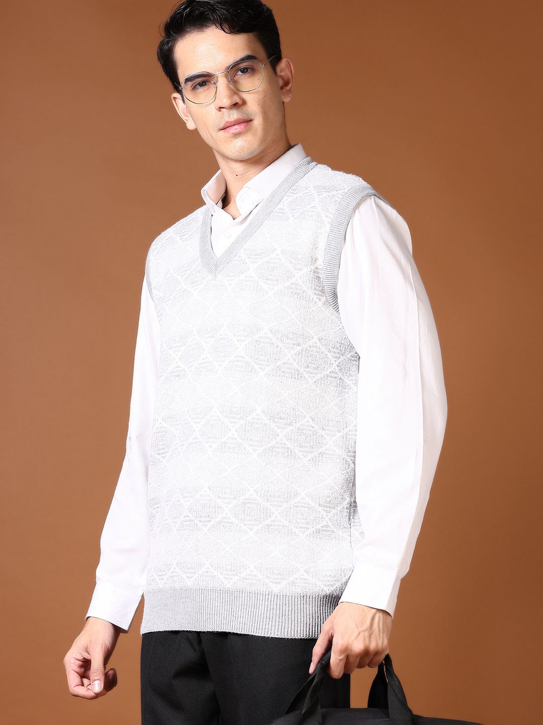 

V-Mart Men Self Design Sweater Vest, Grey