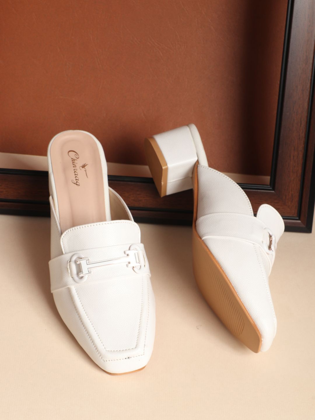 

CHINRAAG Women Textured Block Mules, White