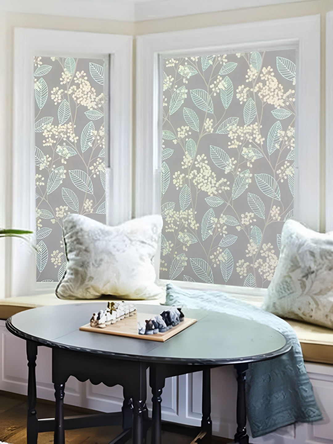 

Jaamso Royals Violet & Green Printed Waterproof Heat Resistant Self Adhesive Window Film