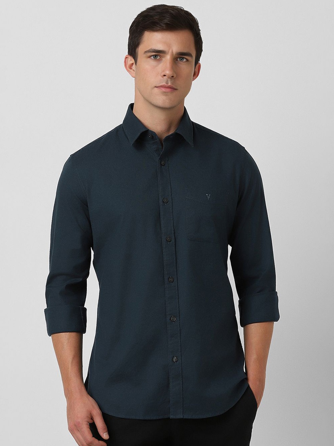 

Van Heusen Sport Men Solid Long Sleeves Pure Cotton Casual Shirt, Navy blue