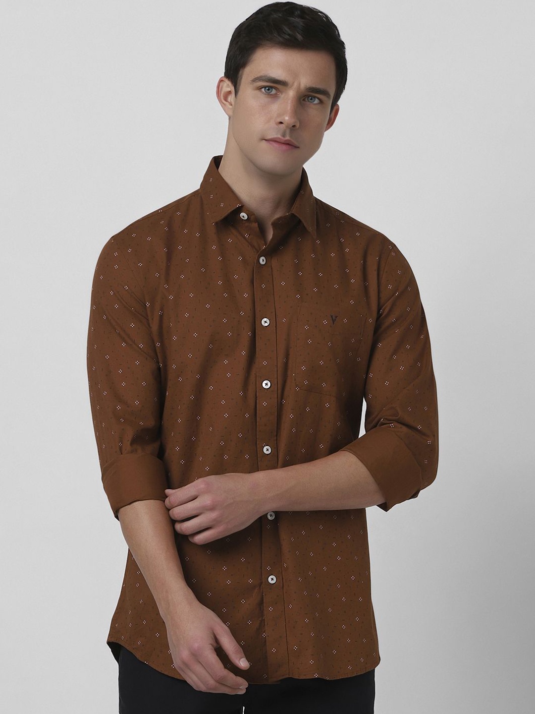 

Van Heusen Sport Men Geometric Printed Long Sleeves Pure Cotton Casual Shirt, Brown