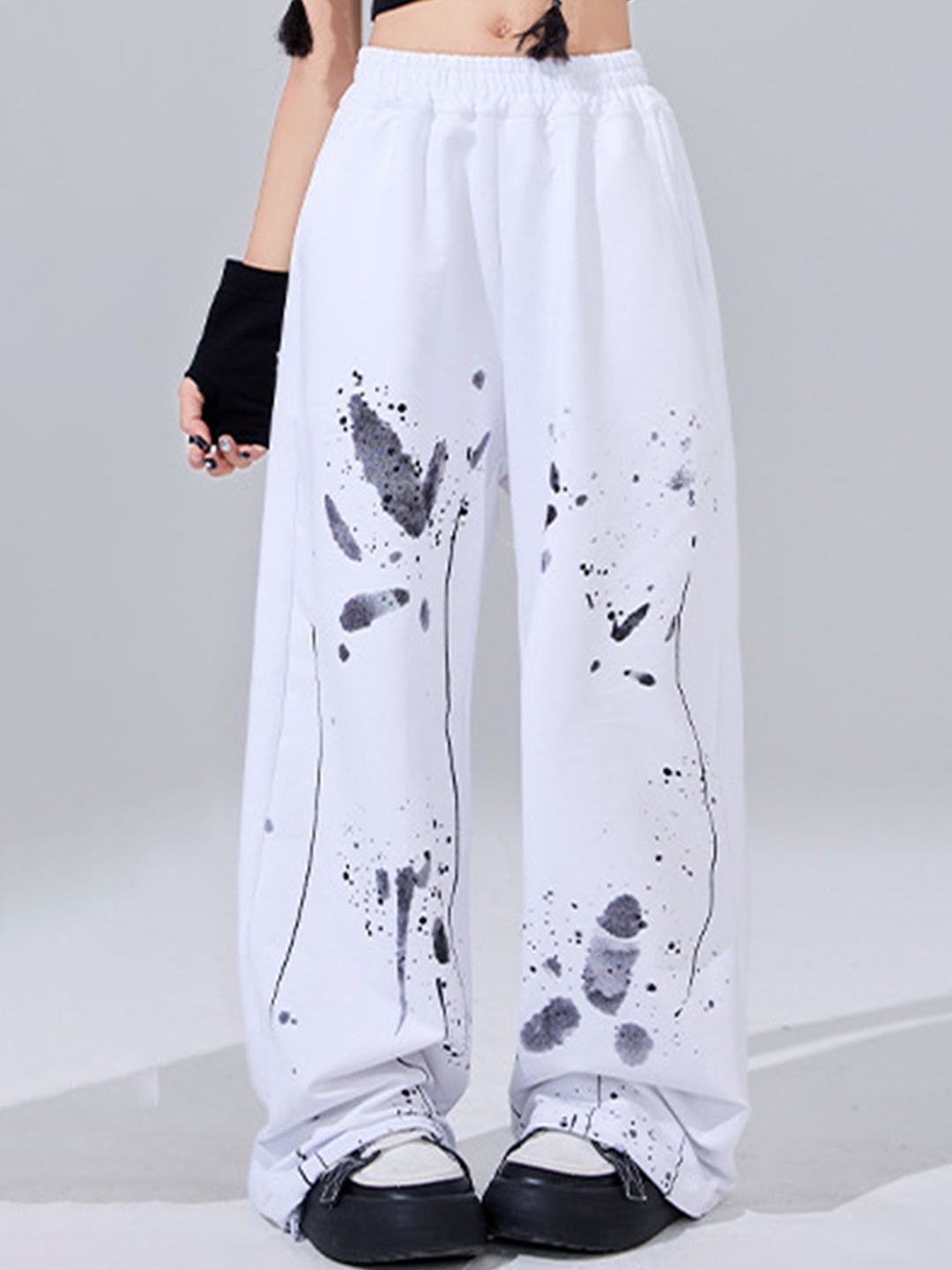 

LULU & SKY Girls Printed Wide Leg Straight Fit High-Rise Trousers, White