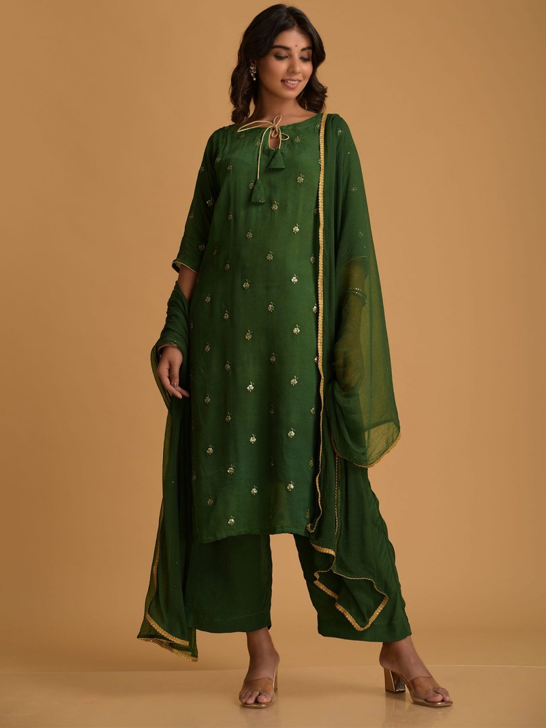 

DIMPLE DESIGN STUDIO Embroidered Regular Sequinned Kurta with Pyjamas & Dupatta, Green