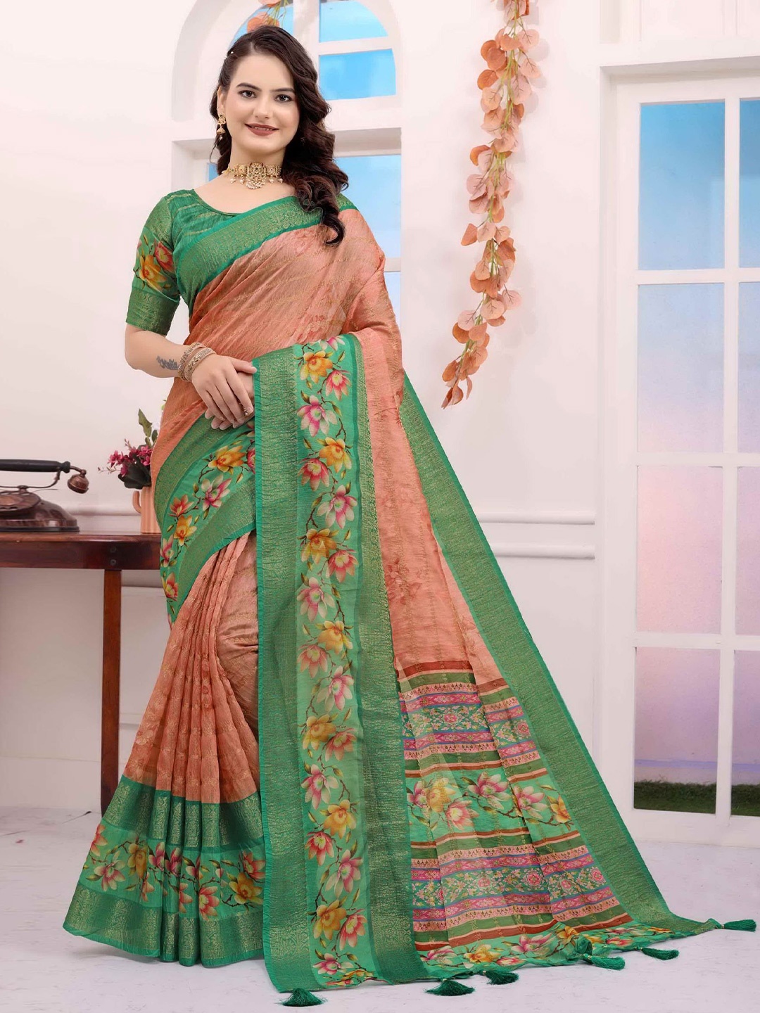 

HEER FASHION Floral Printed Saree With Blouse Piece, Peach