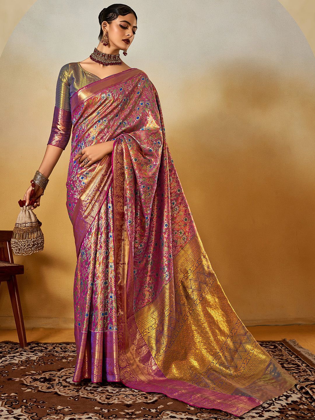 

Ishin Floral Zari Saree, Burgundy